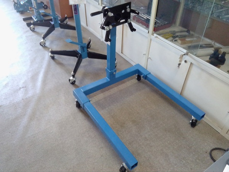 Стенд для разборки двигателя на 680 кг 1110-4